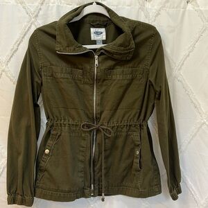 Army green Old Navy jacket, adjustable cinch waist, slightly worn but looks new.
